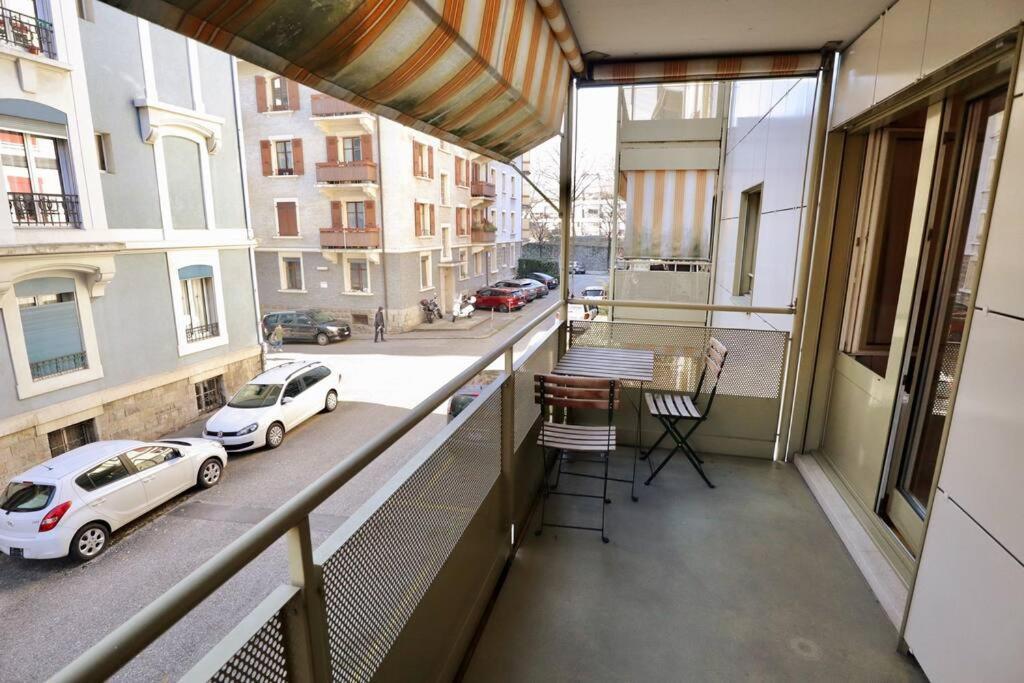 Comfortable, Very Well Located Between Train Station And Lake! Lausanne Bagian luar foto