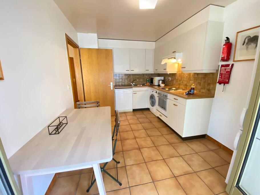 Comfortable, Very Well Located Between Train Station And Lake! Lausanne Bagian luar foto