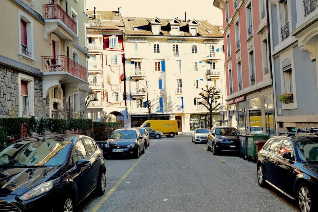 Comfortable, Very Well Located Between Train Station And Lake! Lausanne Bagian luar foto